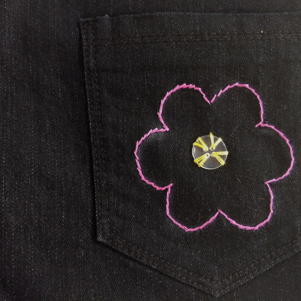 Jean Shorts Hand Embroidered - Picture 8 of 8